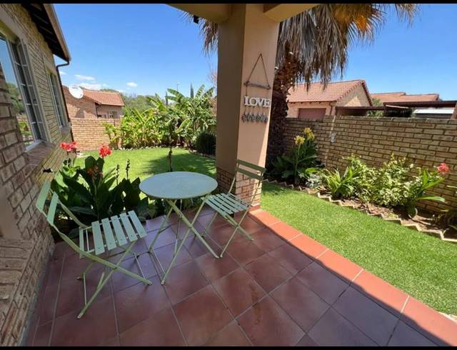 3 BEDROOM TOWNHOUSE FOR SALE IN SASOLBURG EXT 11